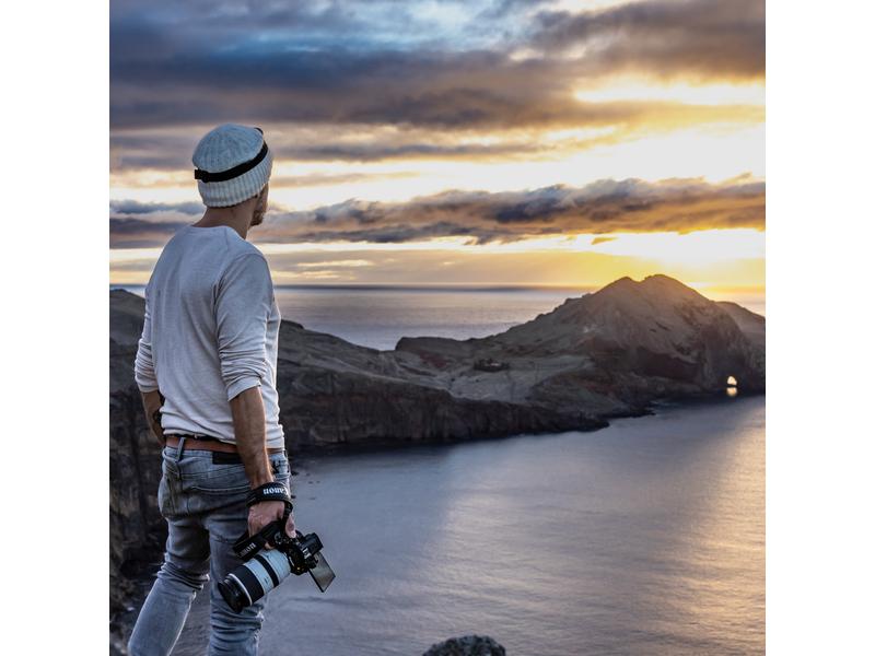 Canon Fotokamera EOS R5 C AV PRO CFexpress SE 512 GB Professionelle Systemkamera für Fotografen und Videoproduzenten mit CFexpress Typ B Speicherkarte
