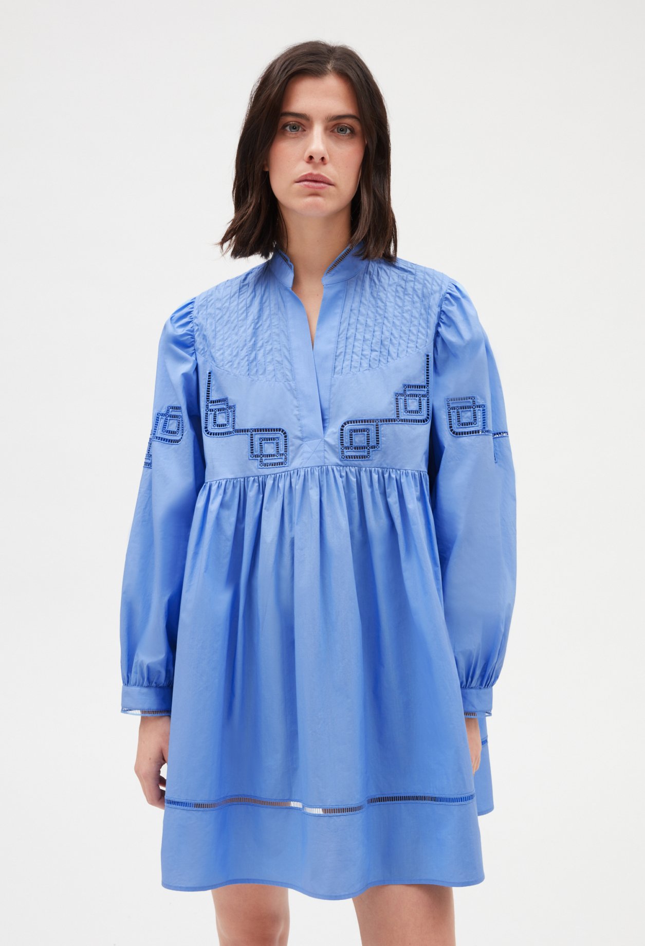 Robe courte coton brode bleu