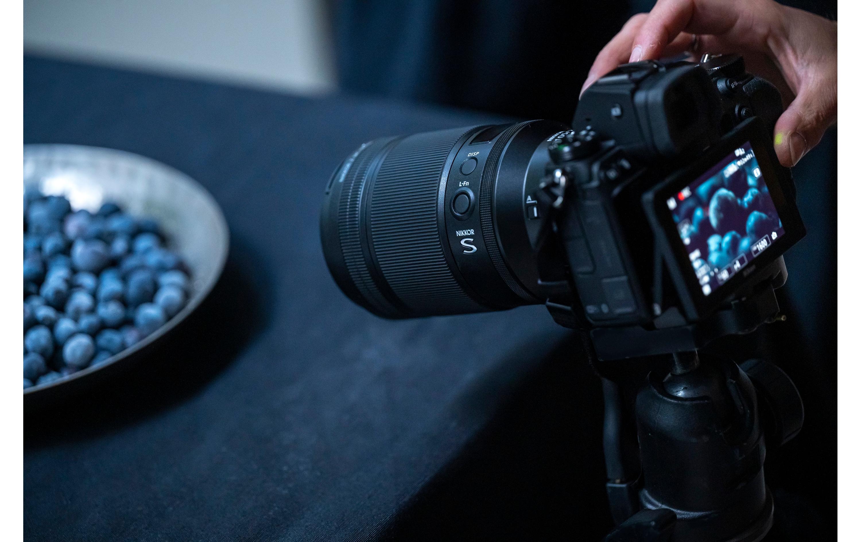 Festbrennweite NIKKOR Z MC 105mm F/2.8 VR S – Nikon Z<br>Professionelles Makroobjektiv mit mittlerer Telebrennweite