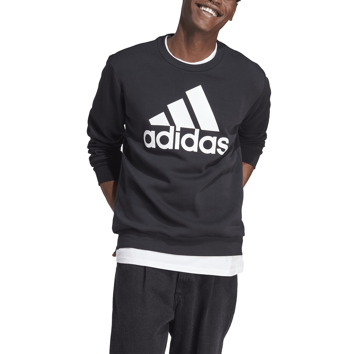 ADIDAS ROUPAS ESPORTIVAS<br>Suéter plano com logotipo Essentials grande