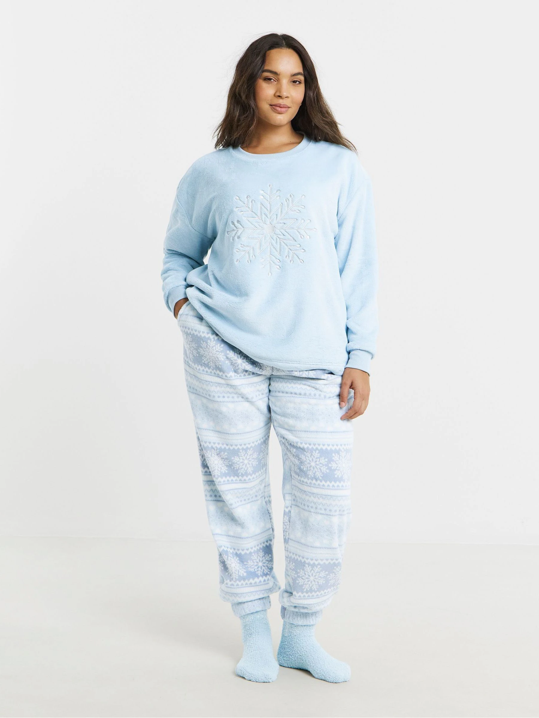 Simply Be Kerstmis Sneeuwvlok Cadeau-fleece Pyjama's Set met Zachte Sokken