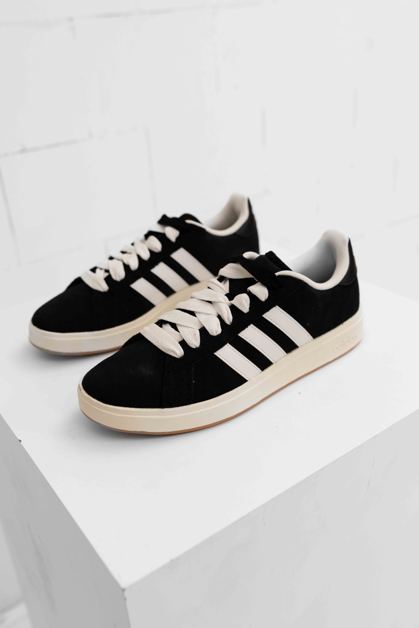 Adidas Grand Court Base 00s Sneakers Unisex Zwart