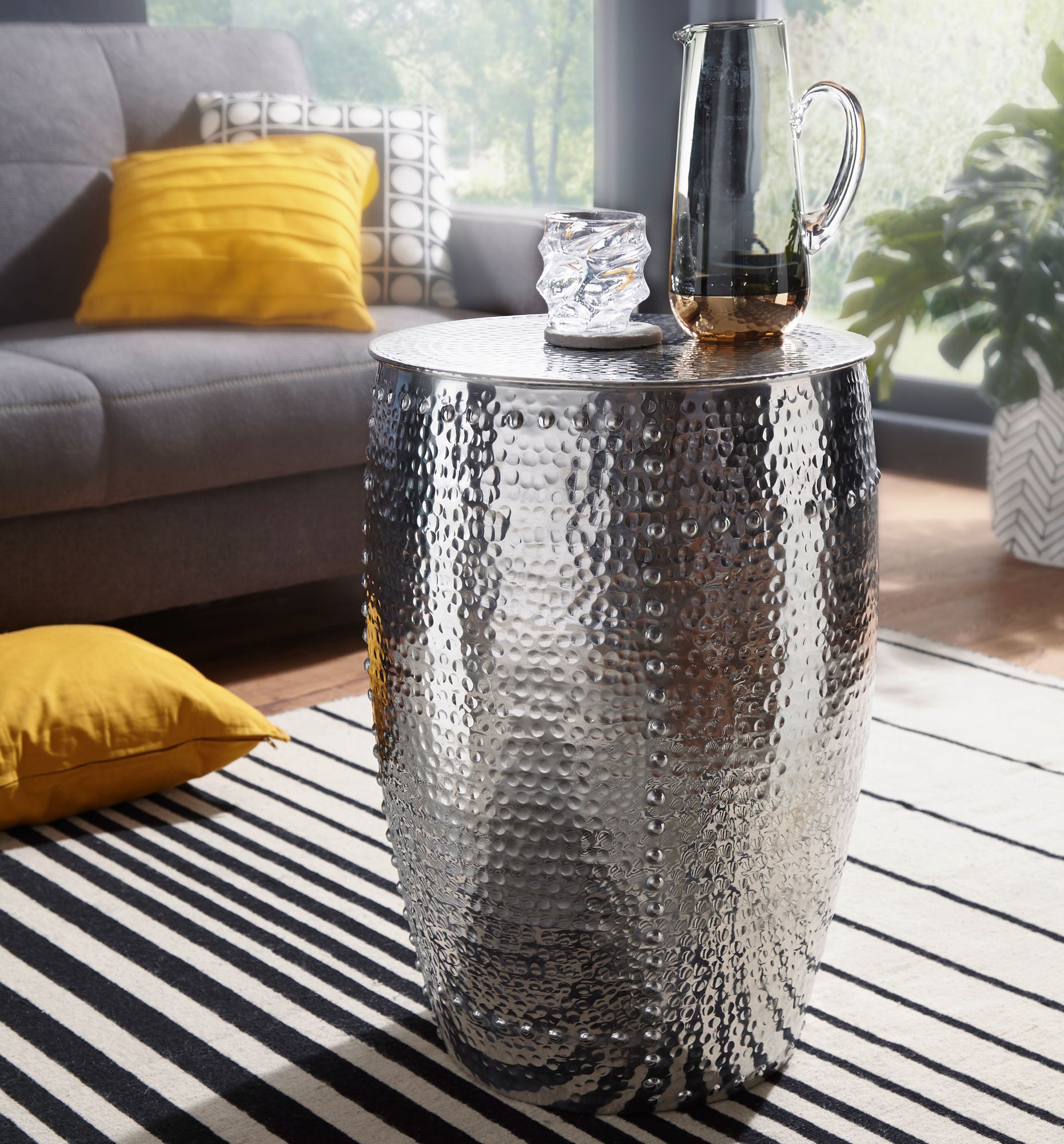 KADIMA DESIGN Orient Beistelltisch ENNS, Aluminium, silberfarben, Hammerschlag-Strukturen