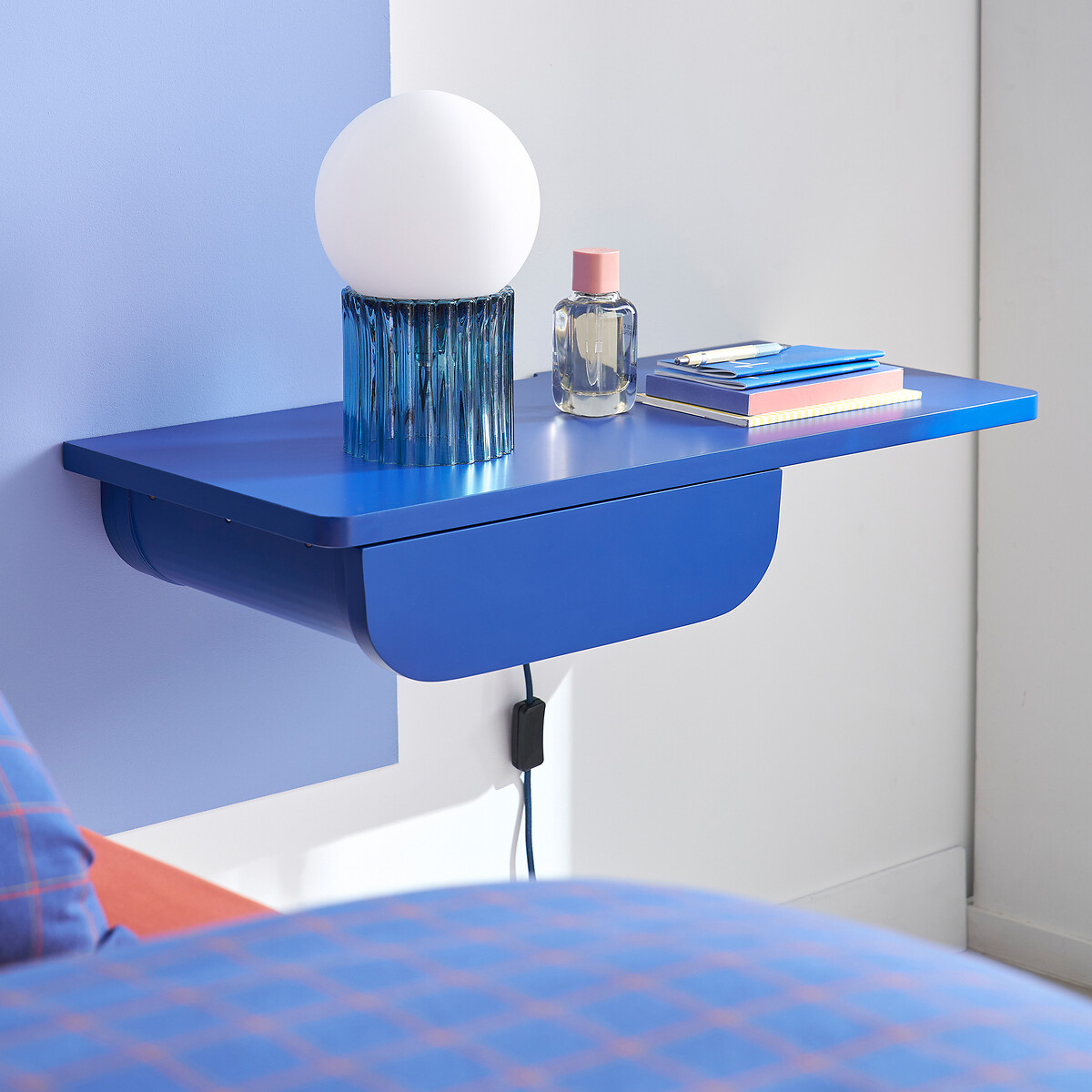LA REDOUTE INTERIEURS<br>Candeeiro de mesa, vidro canelado colorido e opalino