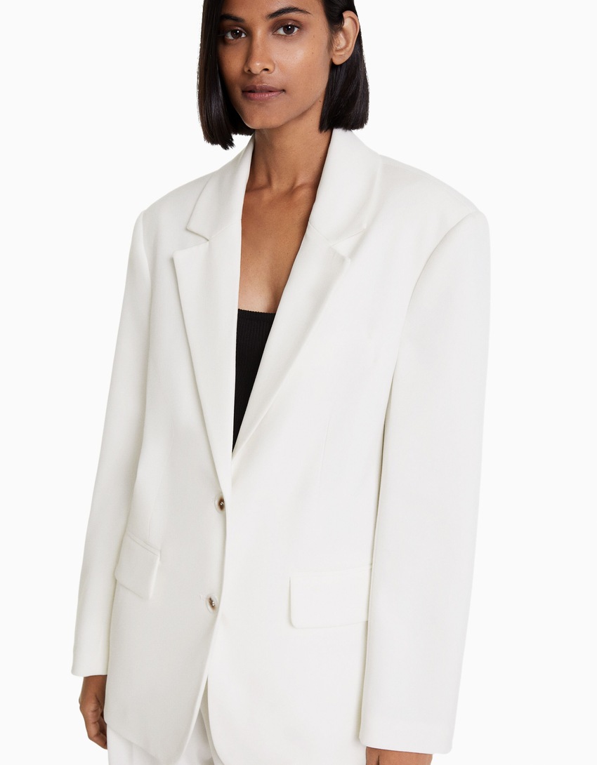 Blazer feminino de corte amplo