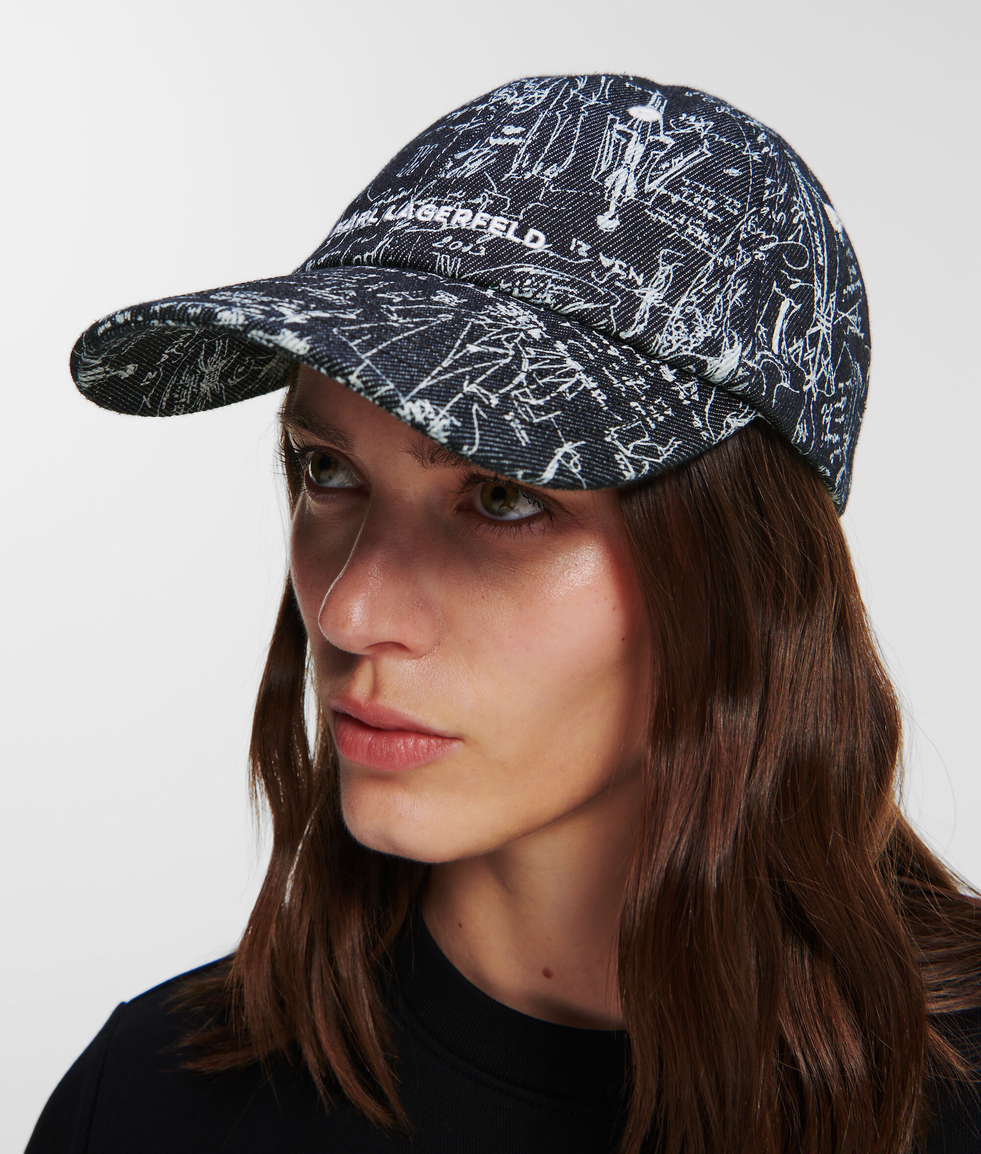 CASQUETTE AVEC MOTIF CROQUIS K/ESSENTIAL