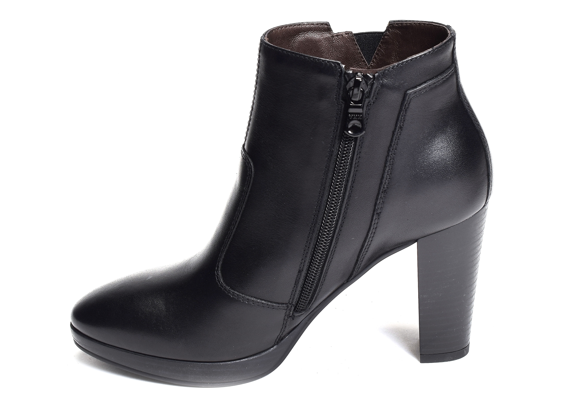 08253 noir