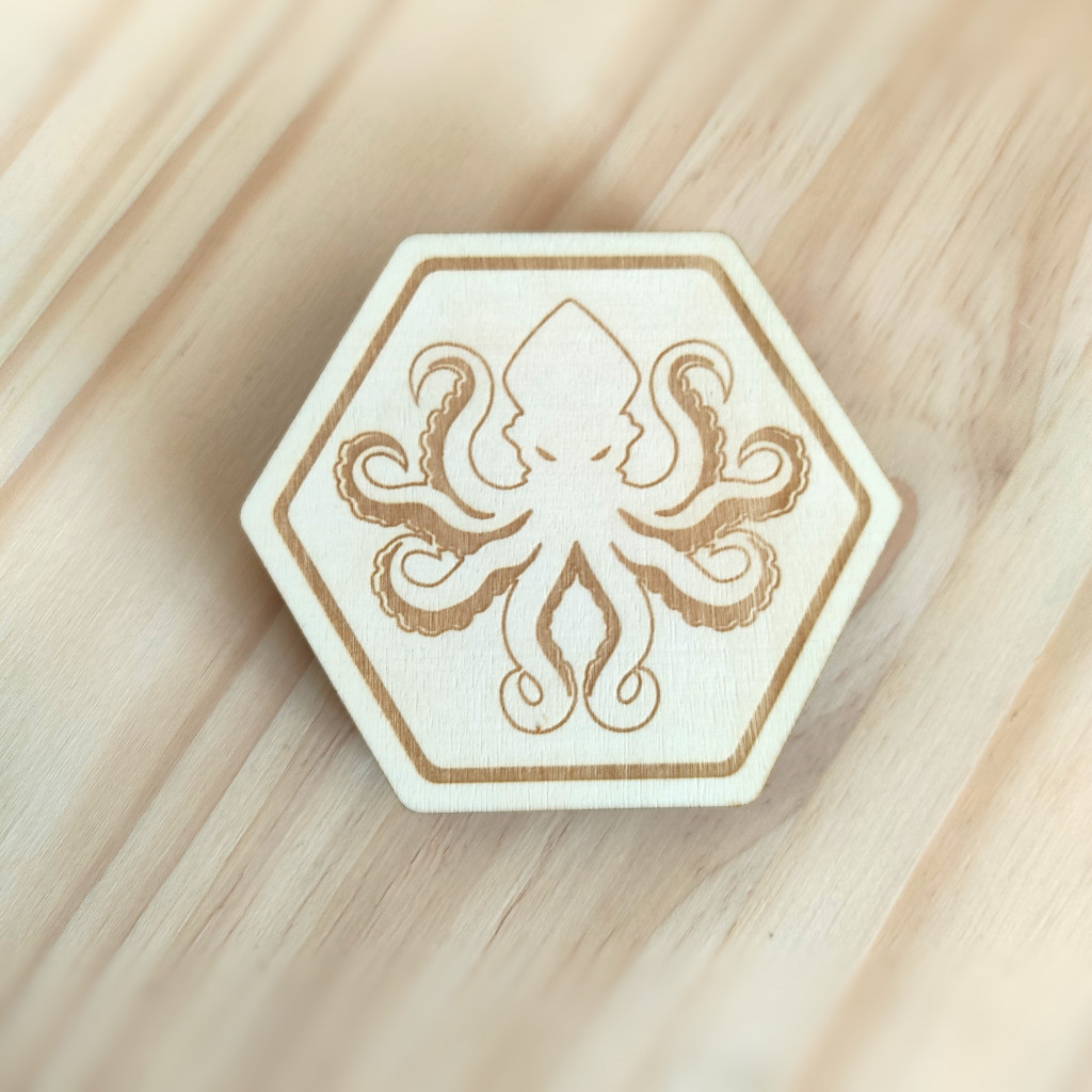 Boite à dés en bois Kraken