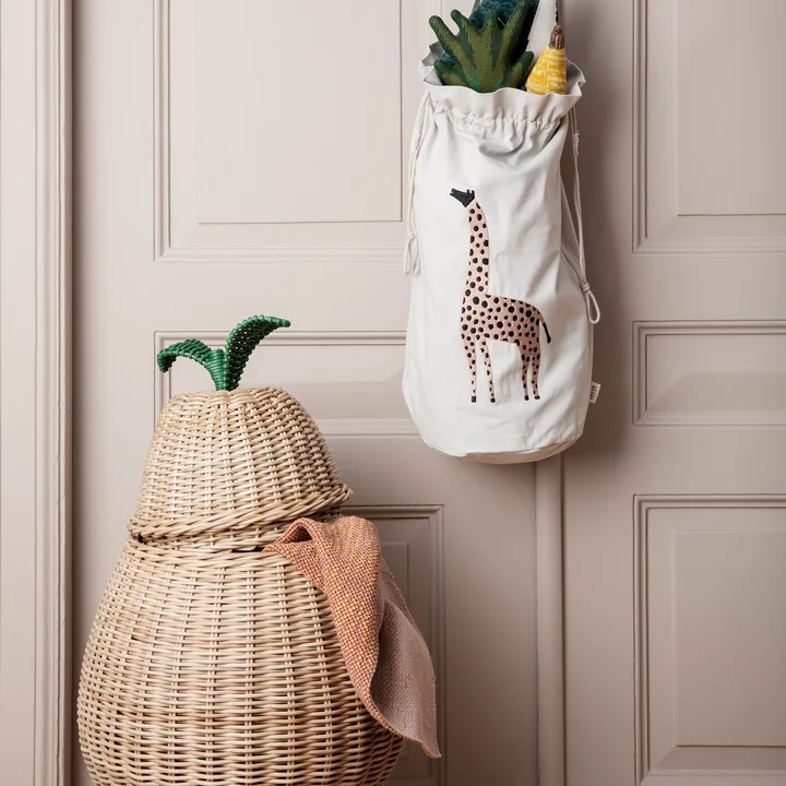 Ferm Living - Birnenförmiger Aufbewahrungskorb H 30 cm, natur / grün