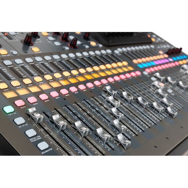 Behringer X32 Flyht Case Bundle