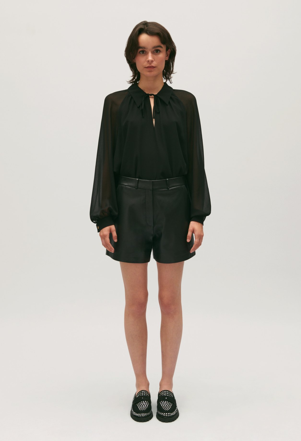 Short cuir noir