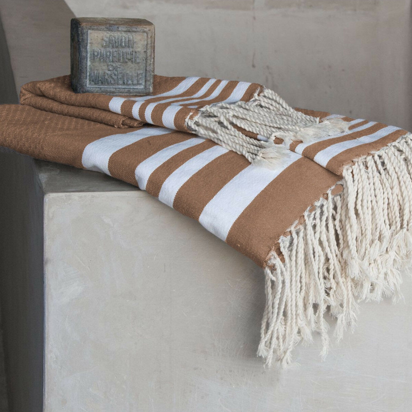 Febronie Set de Salle de Bain Hamptons moka/blanc - 3 pièces