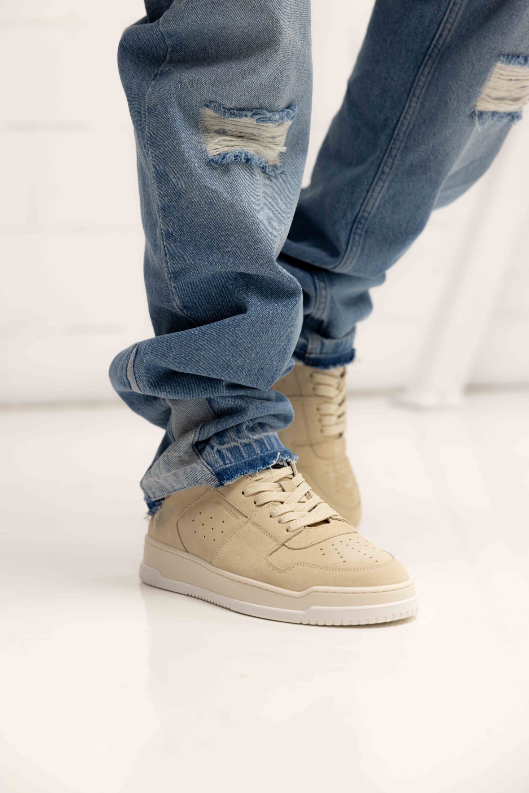 Off The Pitch Supernova Velour Sneakers Heren Beige