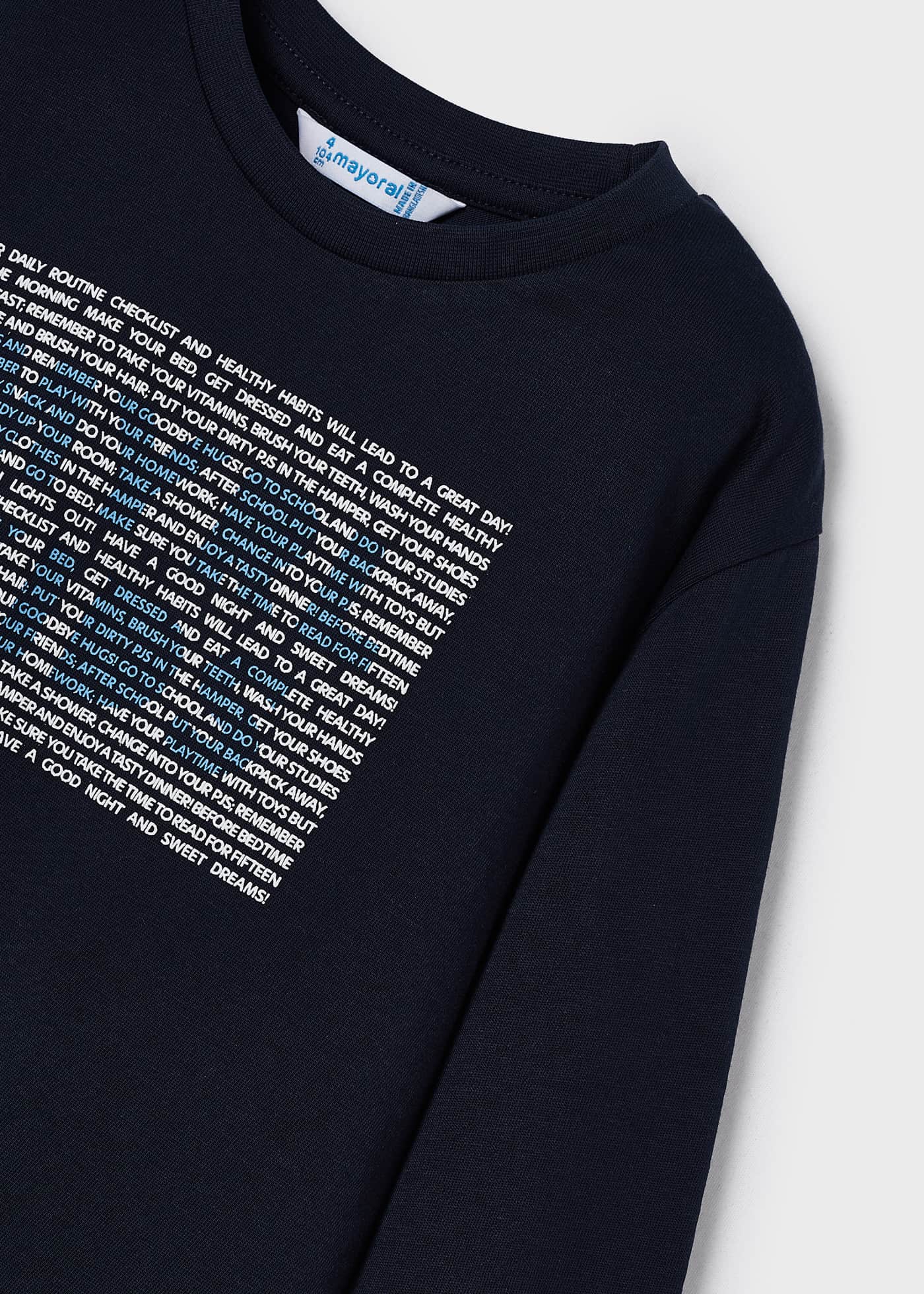 Camiseta Better Cotton com estampa de letras para meninos