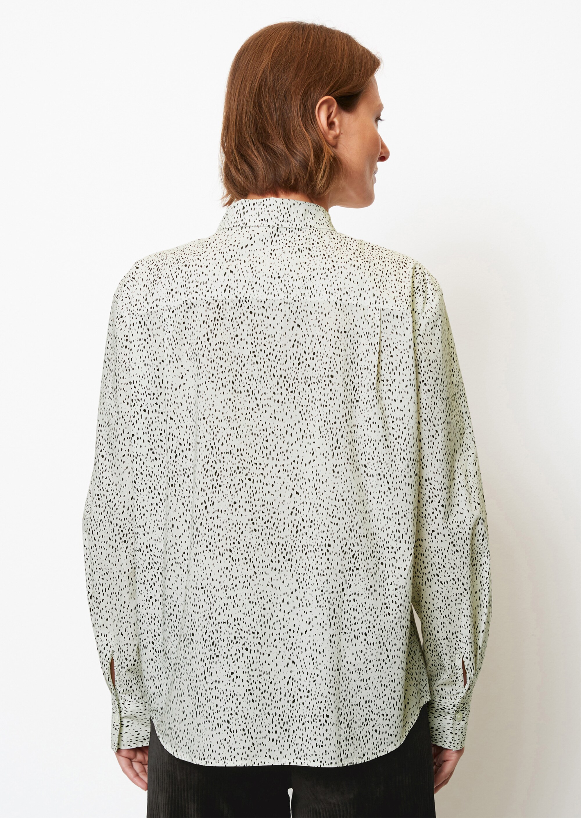Ausgestellte Bluse mit Allover-Print aus Papertouch-Popeline