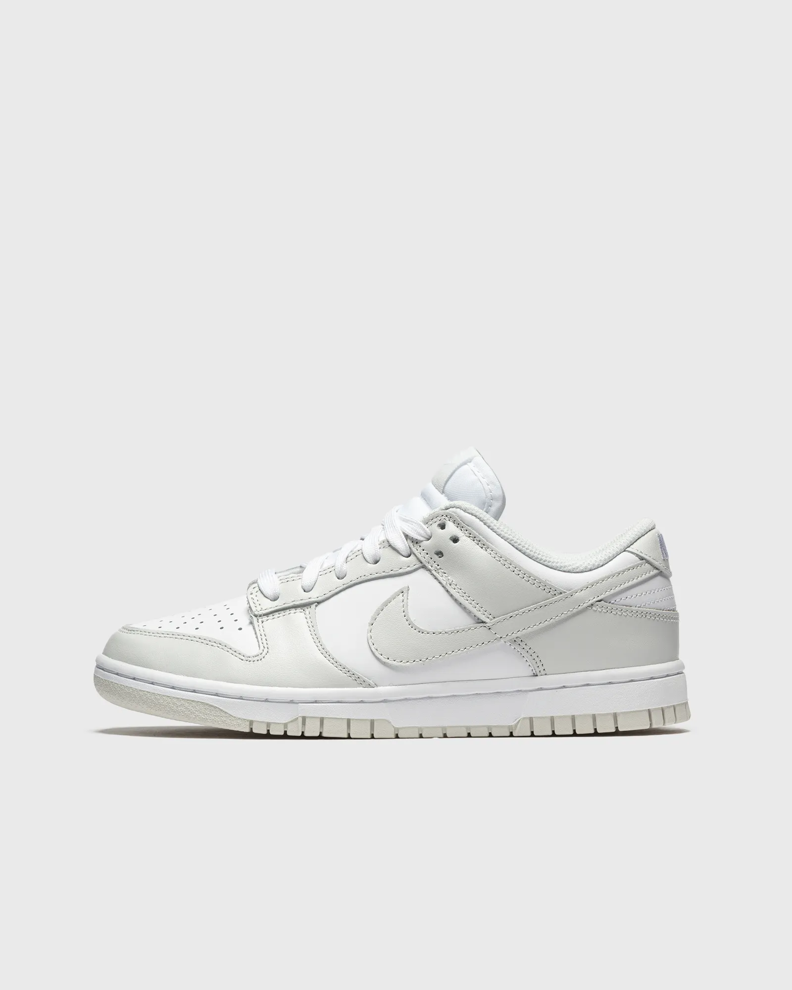 Nike WMNS DUNK LOW
