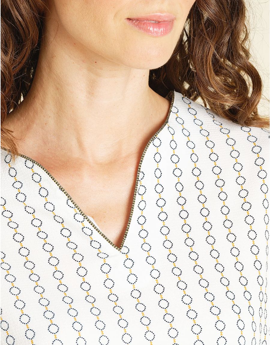 Blouse écru minimaliste