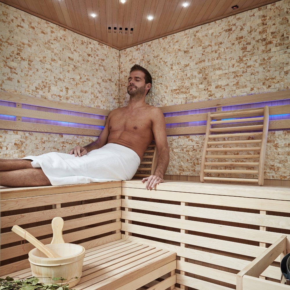 Home Deluxe - Traditionele Sauna - Skyline XL Grote Kunststeenwand - 200 x 200 x 210 cm, voor 2-6 personen, Hemlock, incl. sauna-accessoires | Stoomsauna, Infusiesauna, Finse sauna, Biosauna