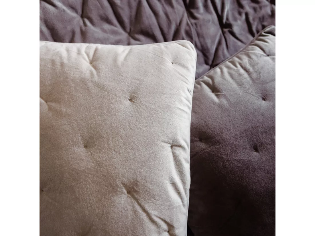 Couvre-lit 240x260 GIPSY velours piquage points brodés rose Pourpre