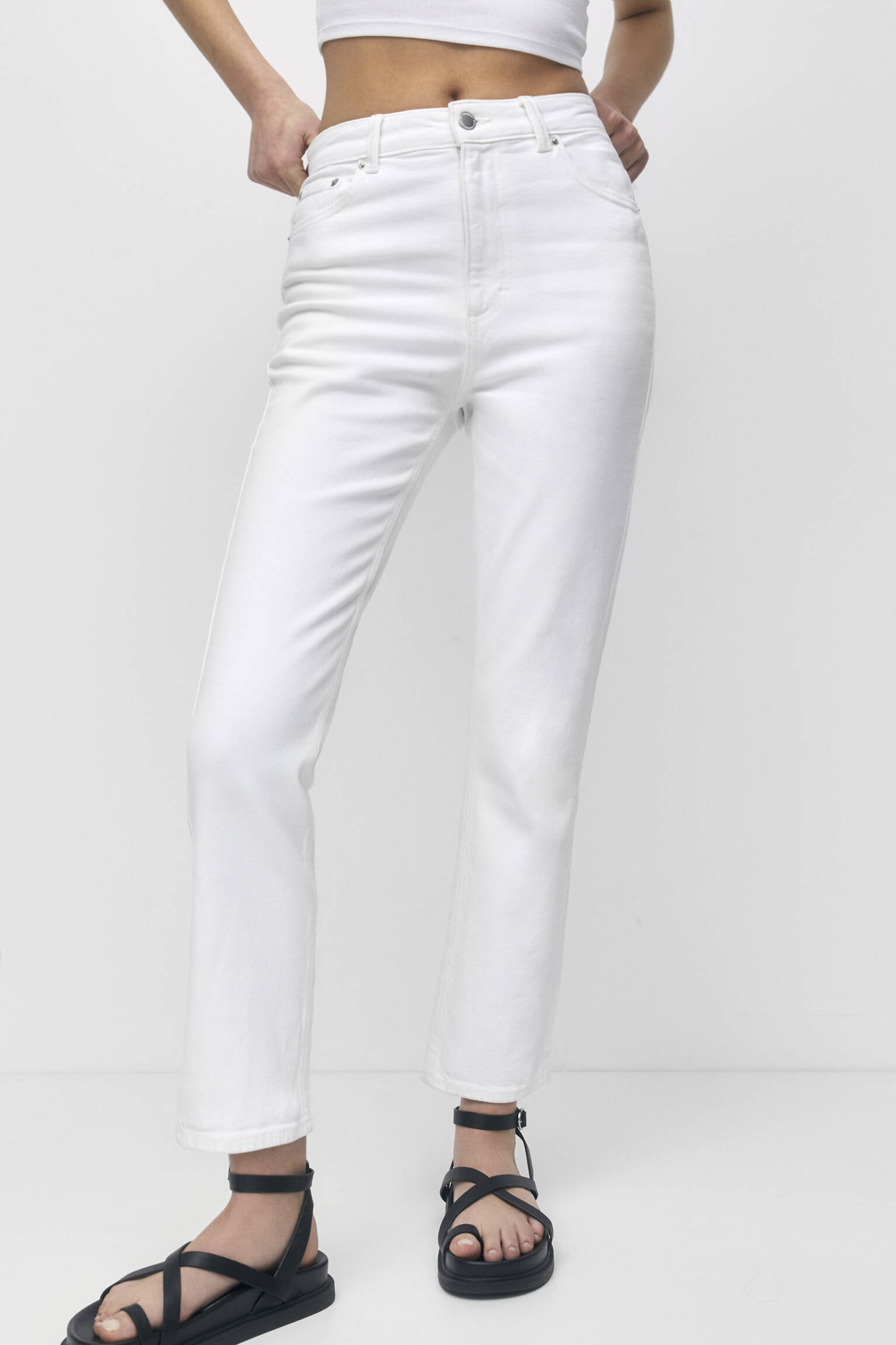 CALÇA JEANS MOM SLIM DE CINTURA ALTA - BRANCA