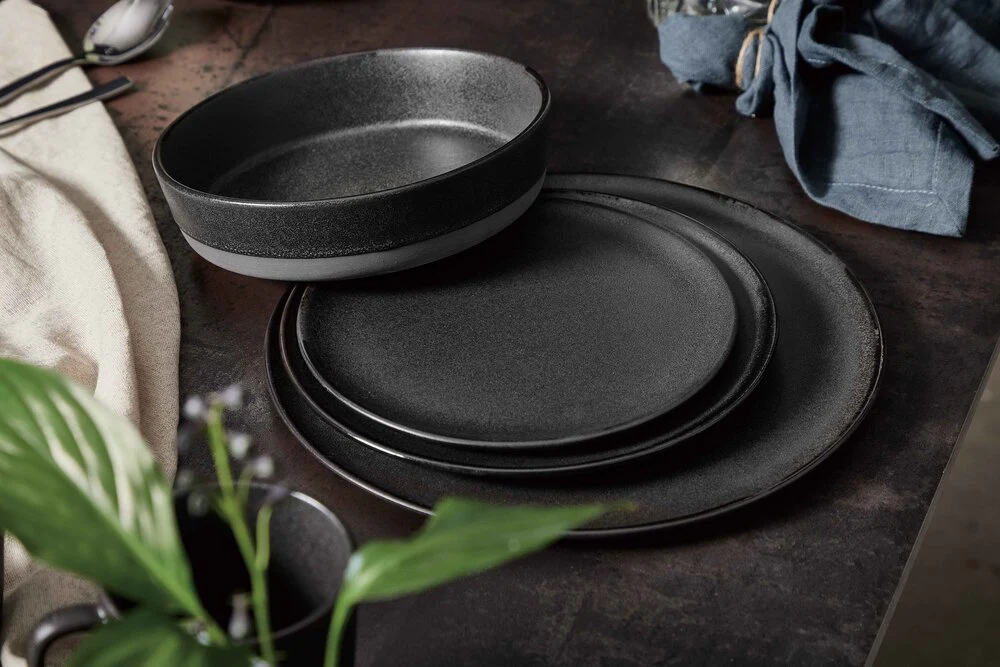 RAW  Suppetallerken, Titanium Black - Ø19,4 cm.