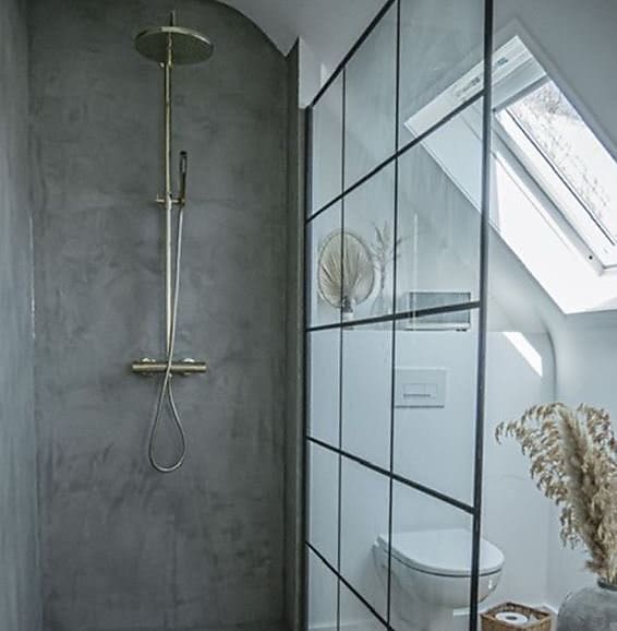 Colonne de douche thermostatique dorée Sarodis Smart