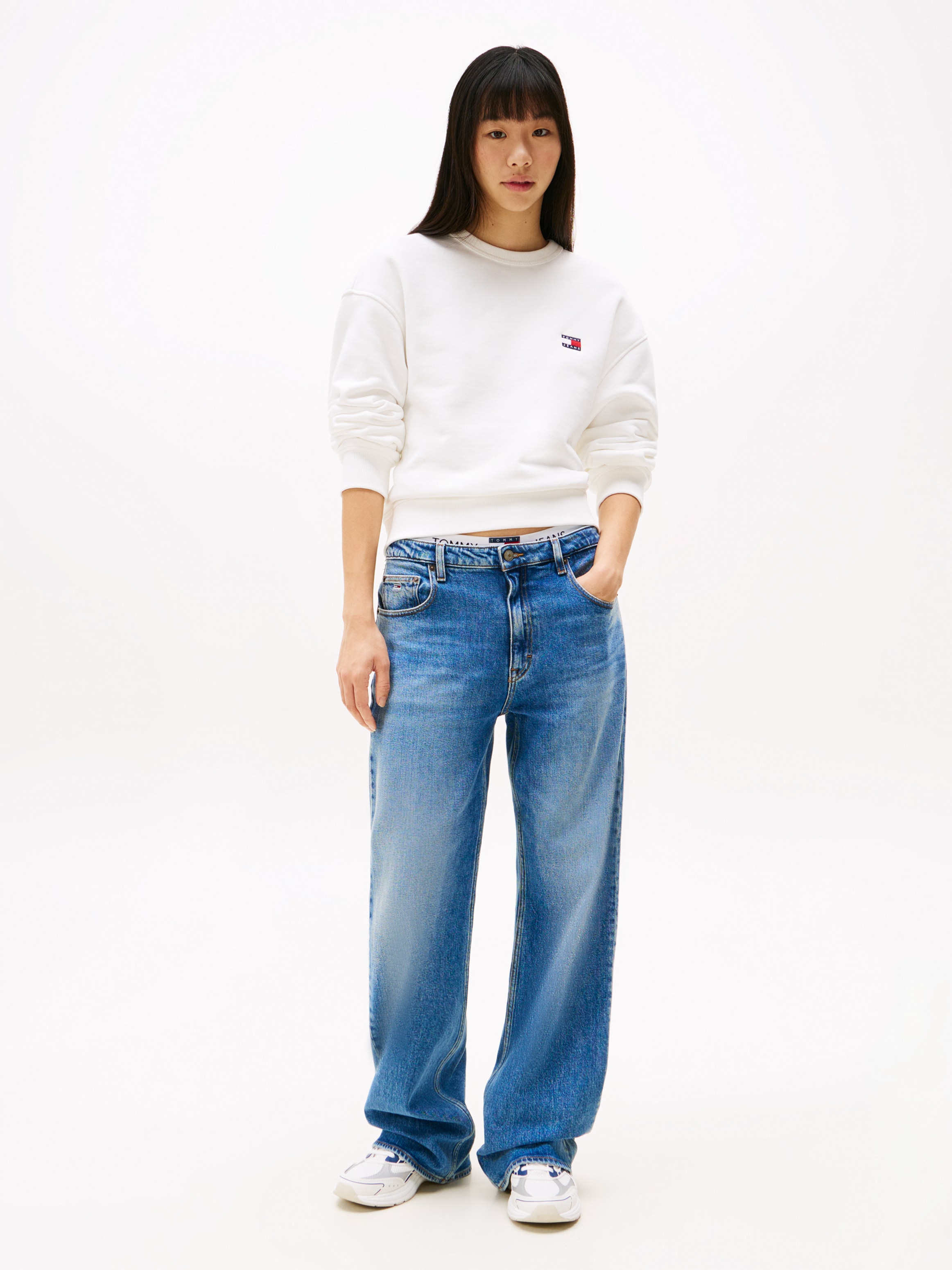 Tommy Jeans Sweatshirt »TJW BXY BADGE CREW«, mit Logo-Badge