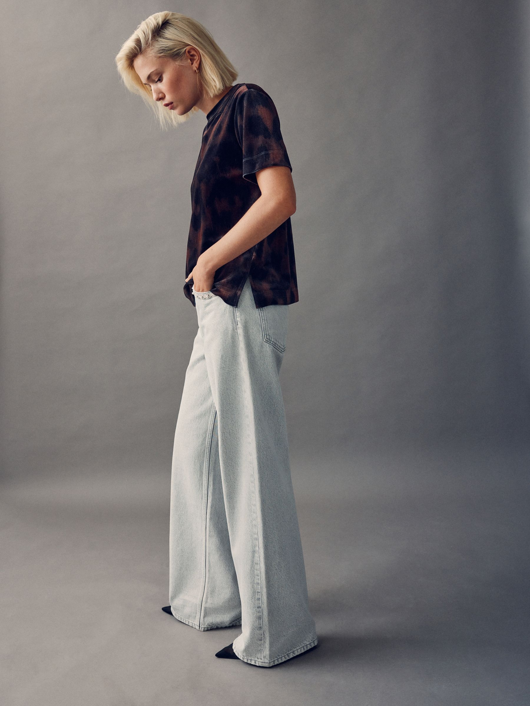 Chocoladebruine dierenprint - Short Sleeve Velvet Crew Neck T-Shirt