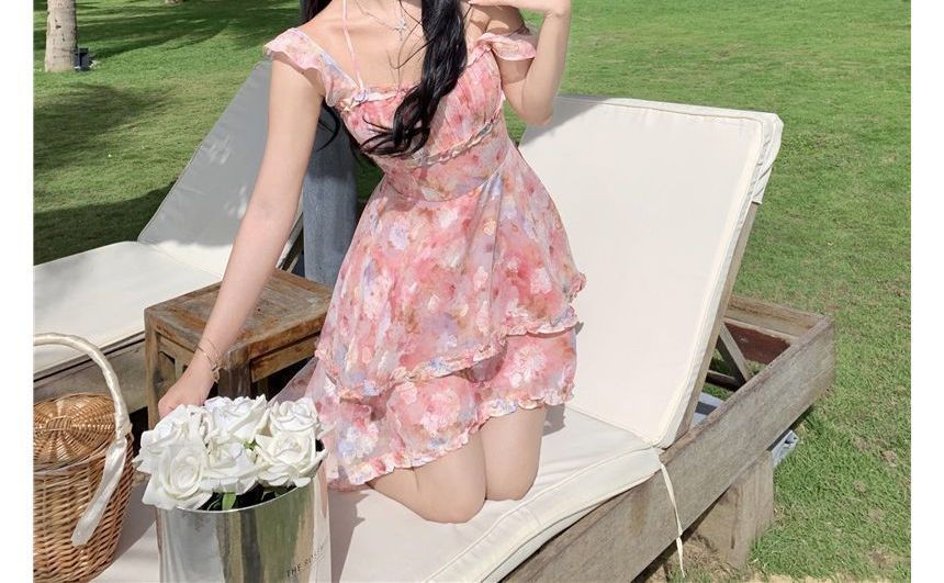 Moanum - Asymmetrische midi-jurk met ruches en bloemenprint