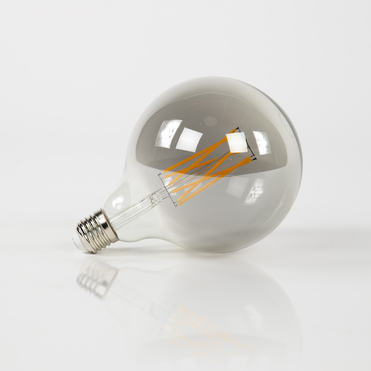 Lamp D - LED lichtbron filament Bol Ø12,5 Smokey Grey