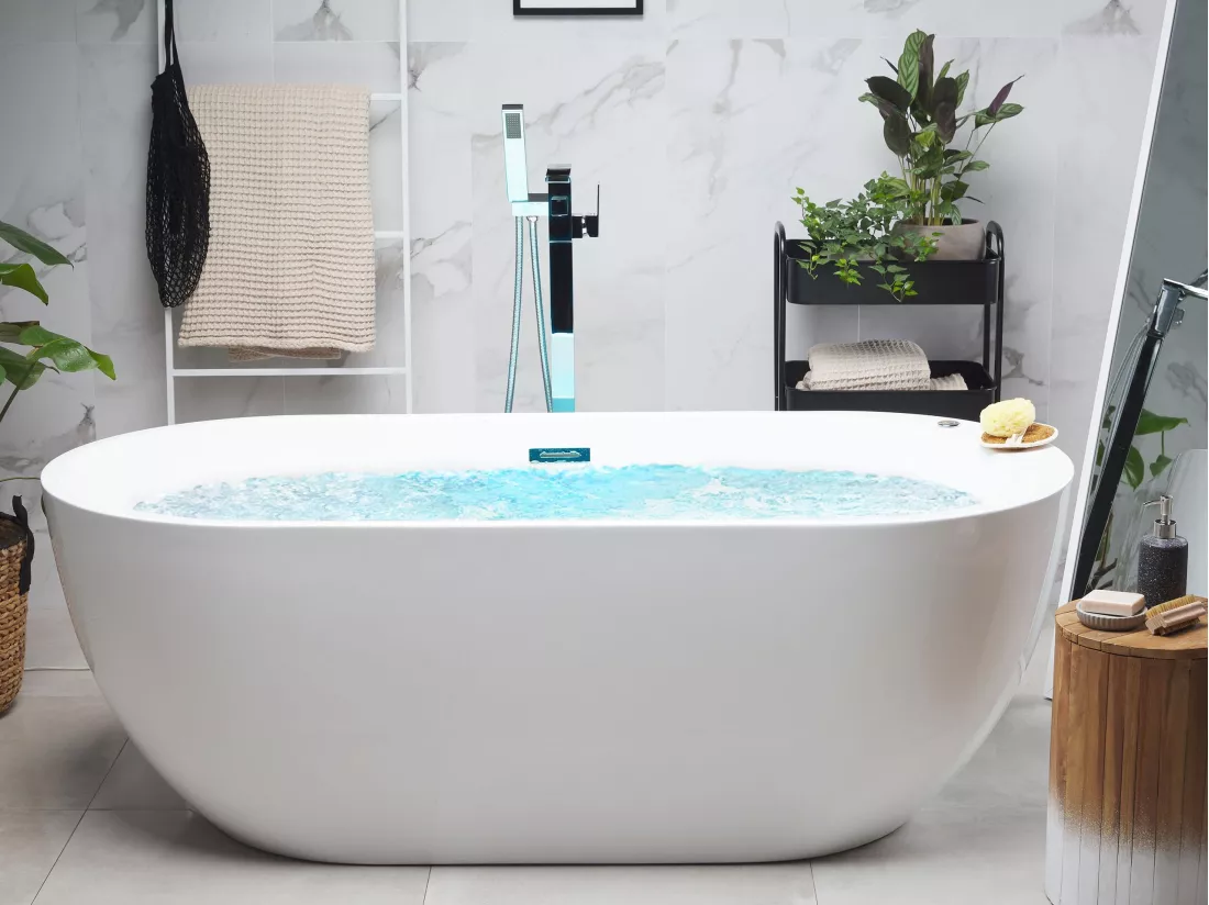 Baignoire îlot blanche 170 x 80 cm avec LED NEVIS