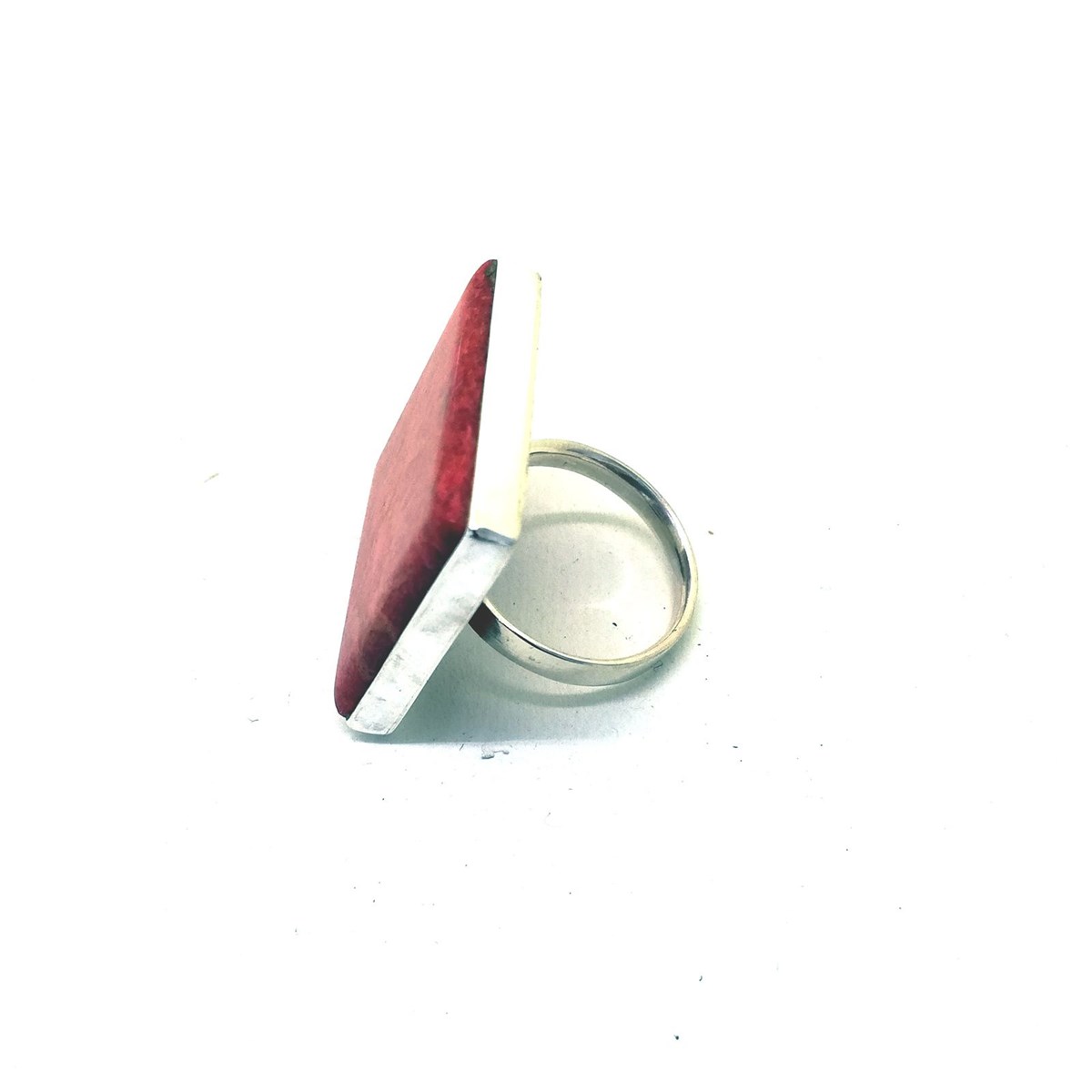 Bague carrée gorgone rouge