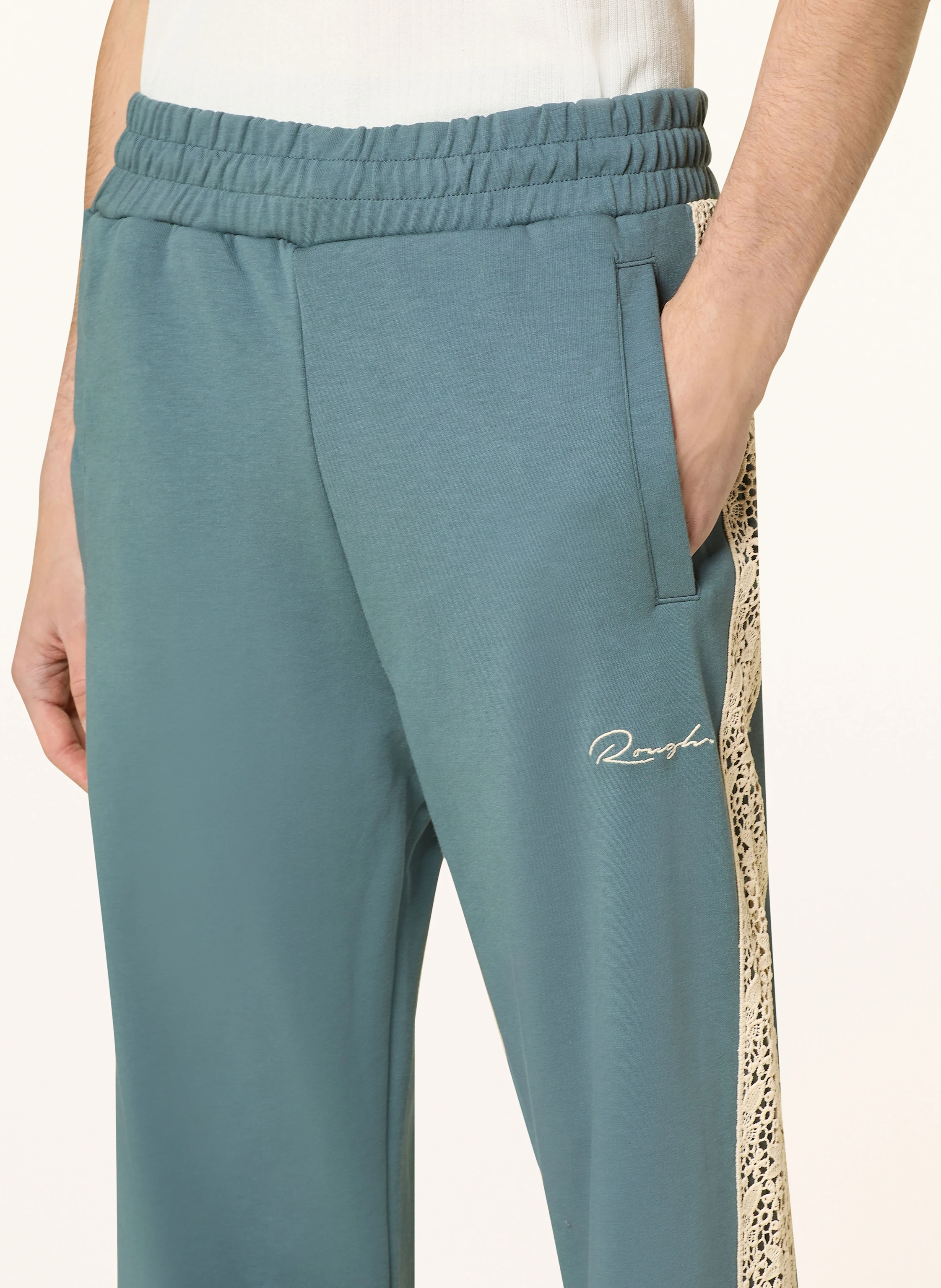 rough. Sweatpants mit Galonstreifen