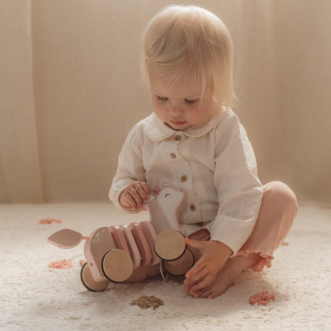 Little dutch trekfiguur hert