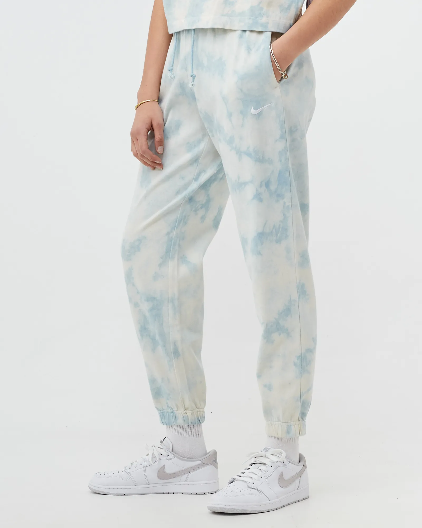 Nike WMNS Mid-Rise Cloud-Dye Joggers
