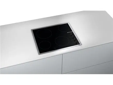 Bosch Serie | 2 PKE645CA2E - Keramisk kogeplade - 4 plader - Niche - bredde: 56 cm - dybde: 49 cm - med rustfrit stål-pynt - sort/rustfrit stål