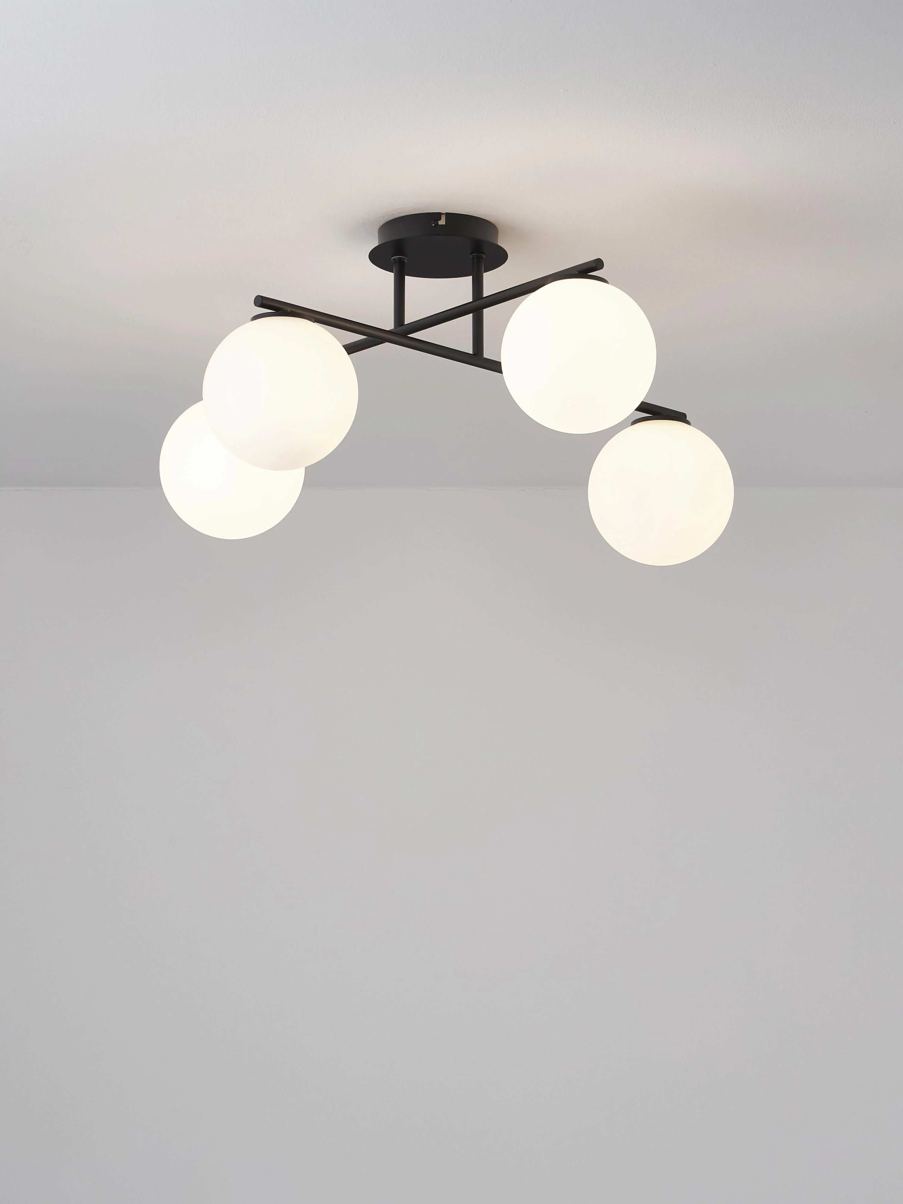 Plafondlamp Atlanta van opaalglas