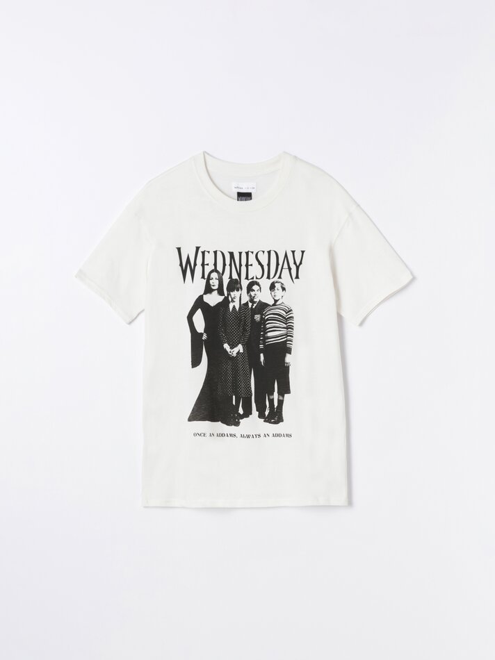 Camiseta WEDNESDAY ñ 2022™MGM Television Entertainment Inc - Bege