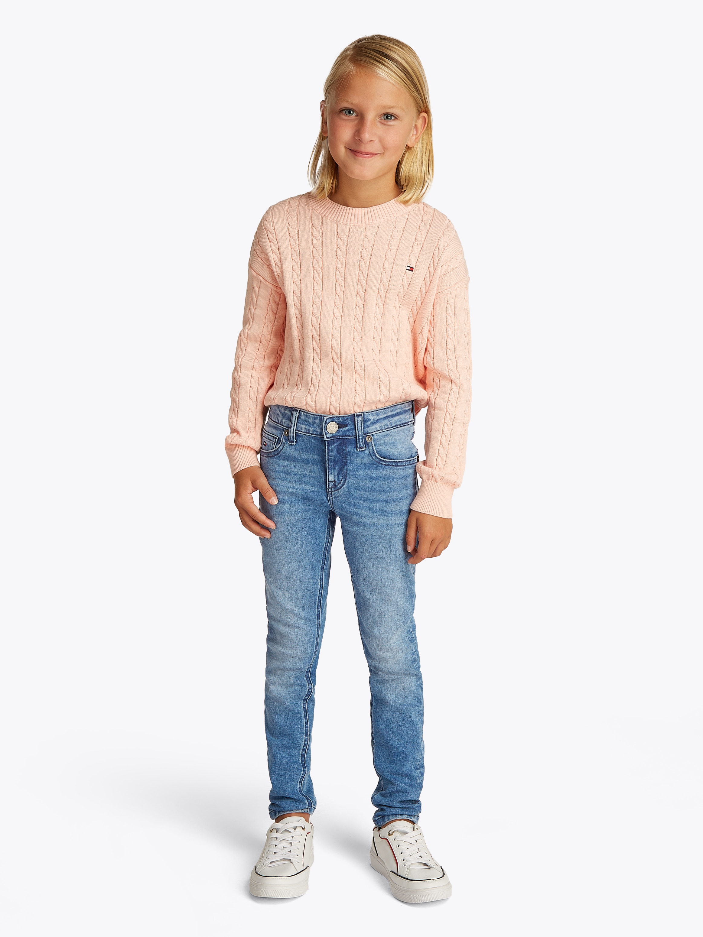 Tommy Hilfiger Skinny-fit-Jeans »NORA SKINNY DKBLUE JEANS«, in blauer Waschung, mit Logo-Badge