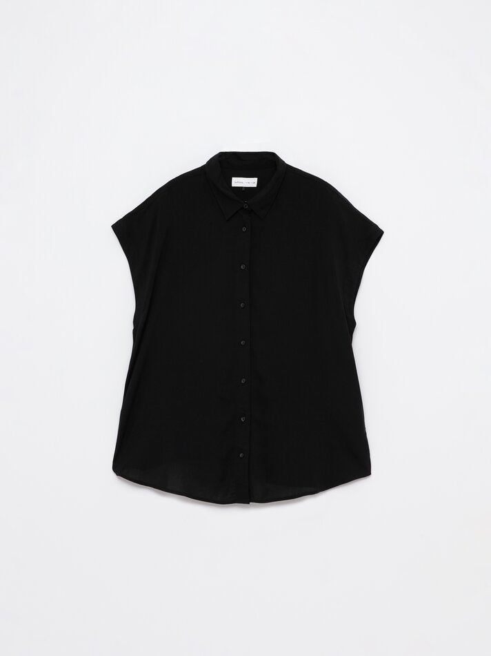 Blusa fluida sem mangas - Preta