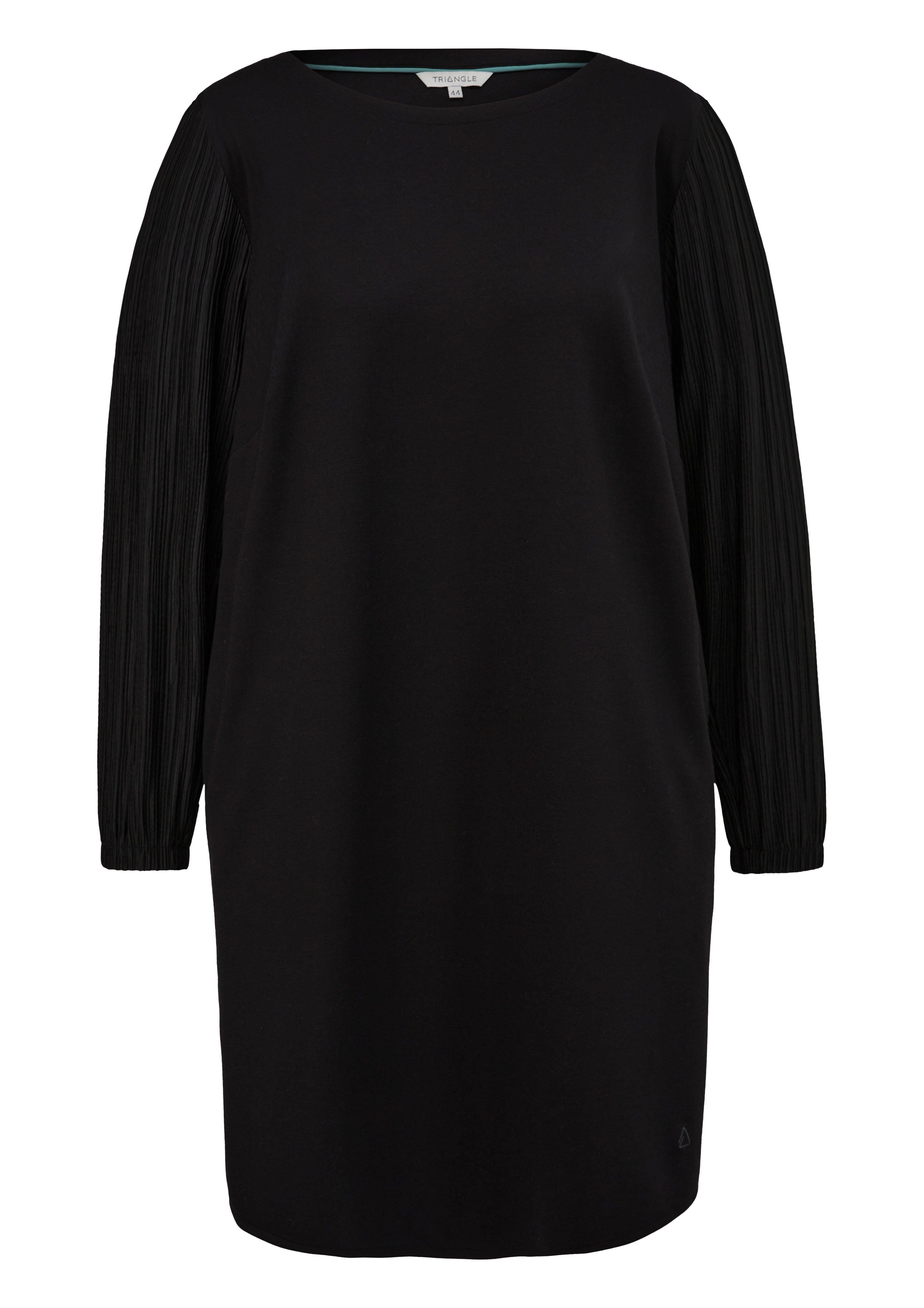 Feinstrickkleid mit Rundhals und plissierten Ärmeln