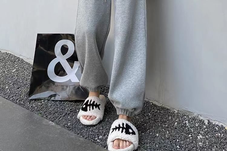 Rosesand - Rechte joggingbroek met hoge taille en hartprint
