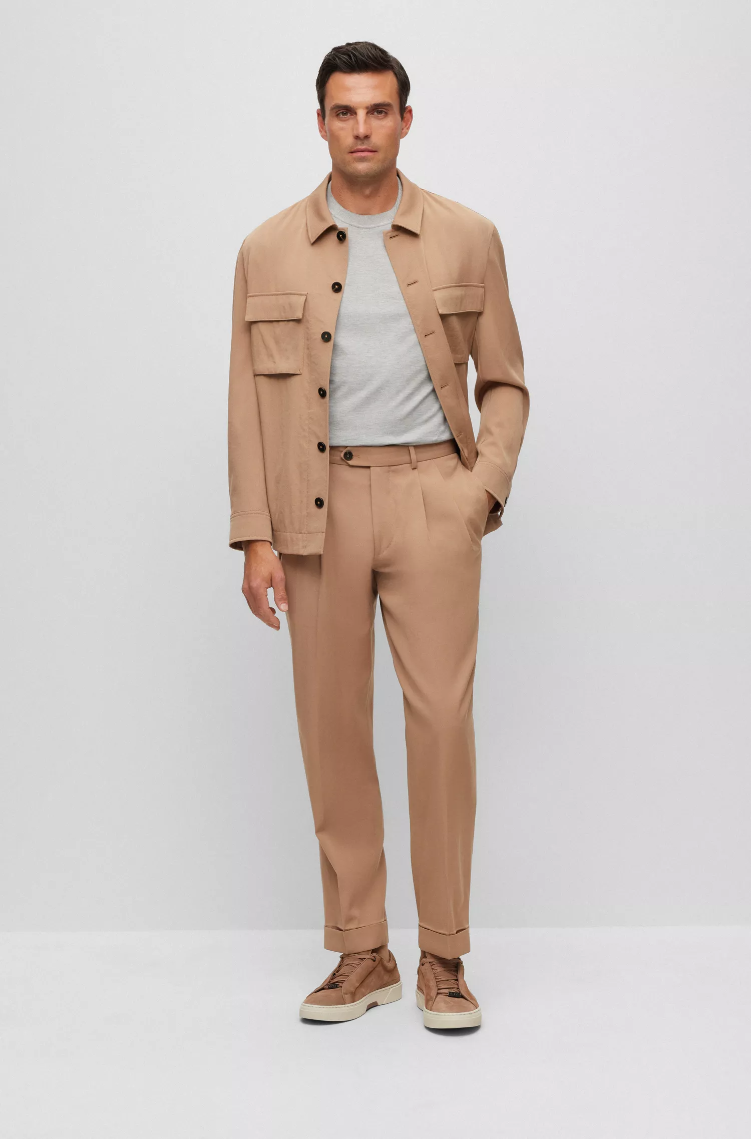 Camiseta BOSS em camurça, algodão e cashmere com acabamento mercerizado.