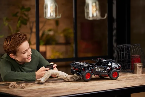 LEGO Technic 42160 Audi RS Q e-tron