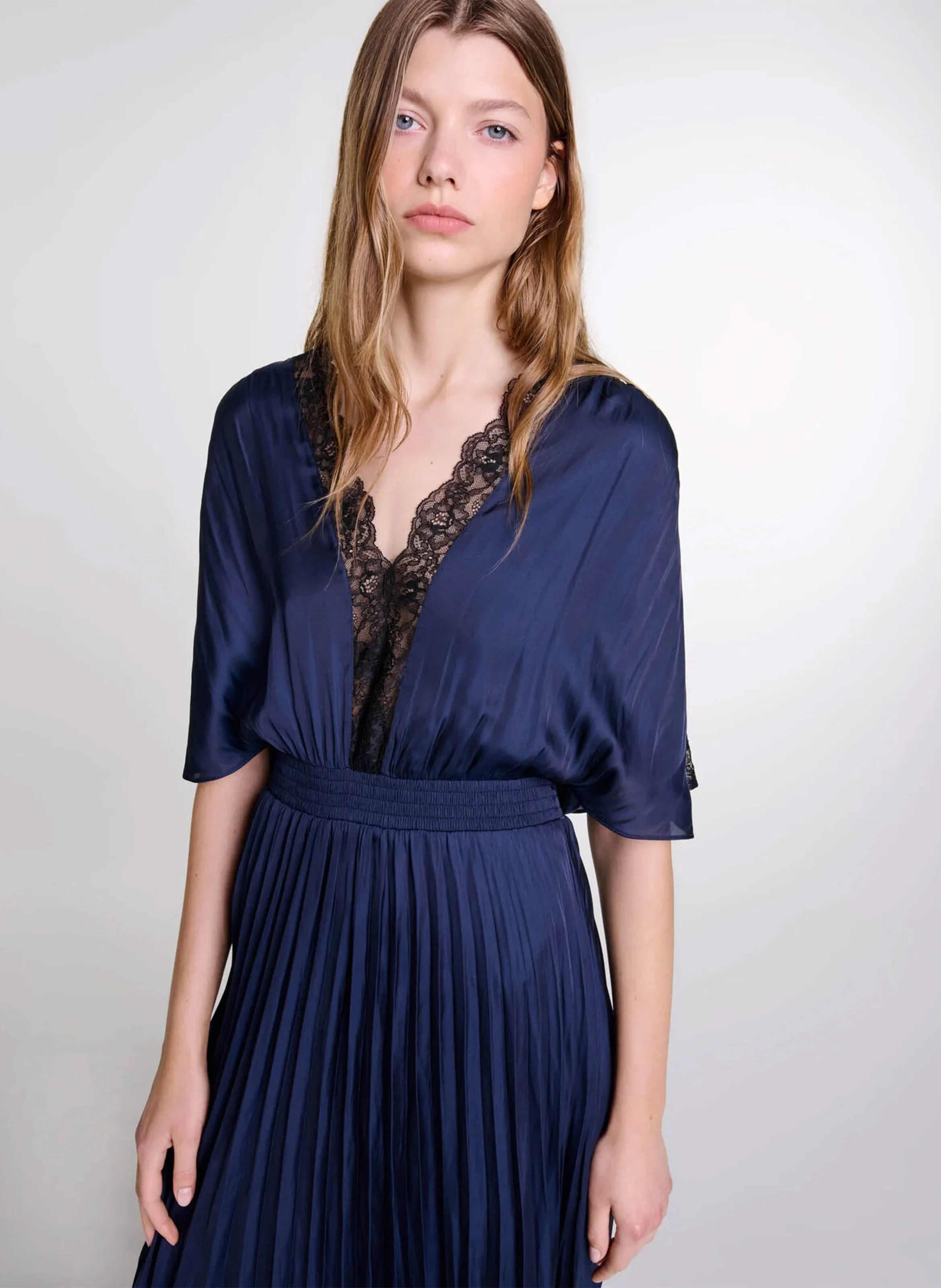 Robe longue col V satinée | Bleu