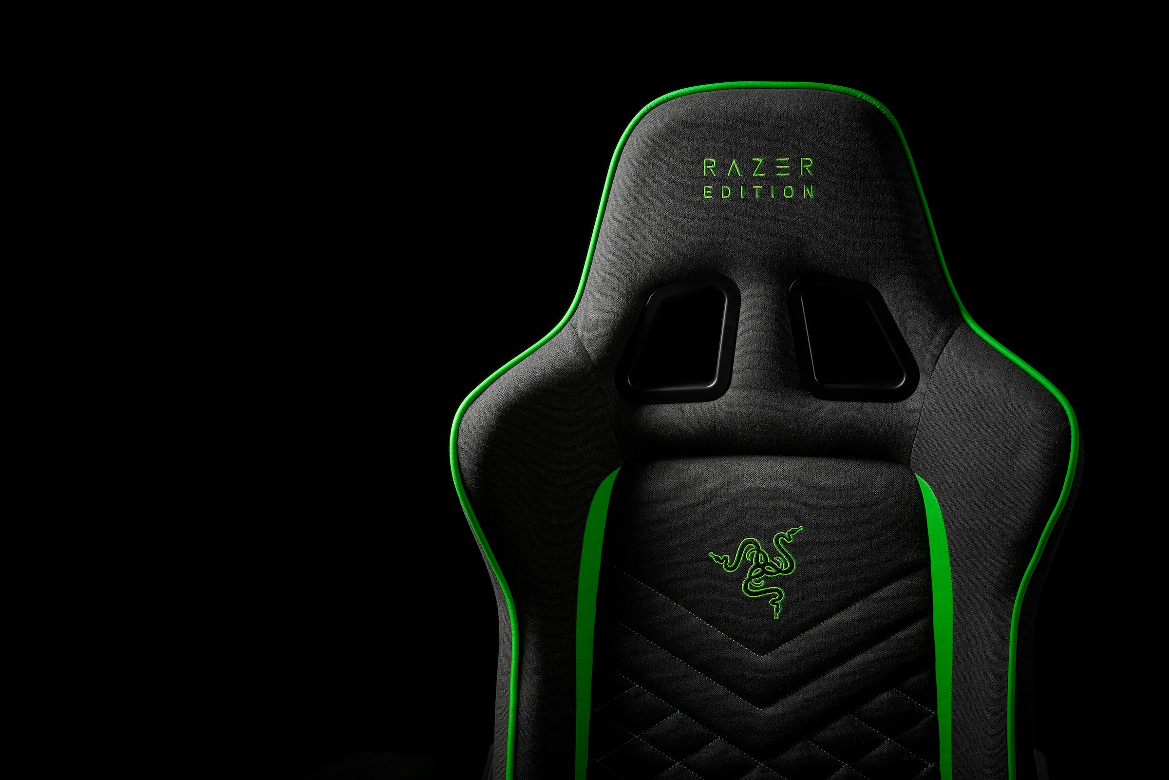 RAZER Gaming-Stuhl »by ZEN TAROK PRO X« () 3D Armlehnen, Metallrahmen, ergonomisch, 130 kg Tragkraft, 60mm Rollen