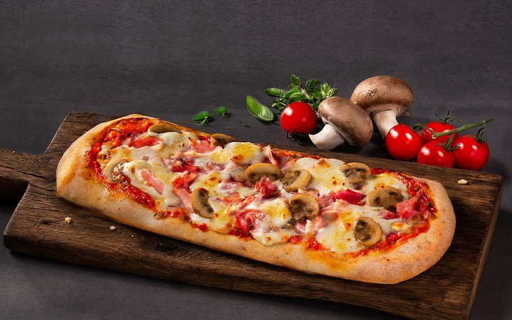 Pizza alla Romana Prosciutto, Funghi e Mascarpone (10413) | online bestellen!