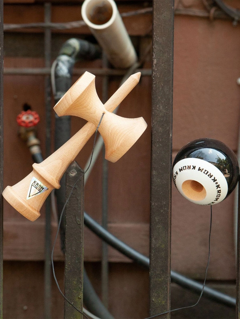 Kendama Krom Krom Pop black