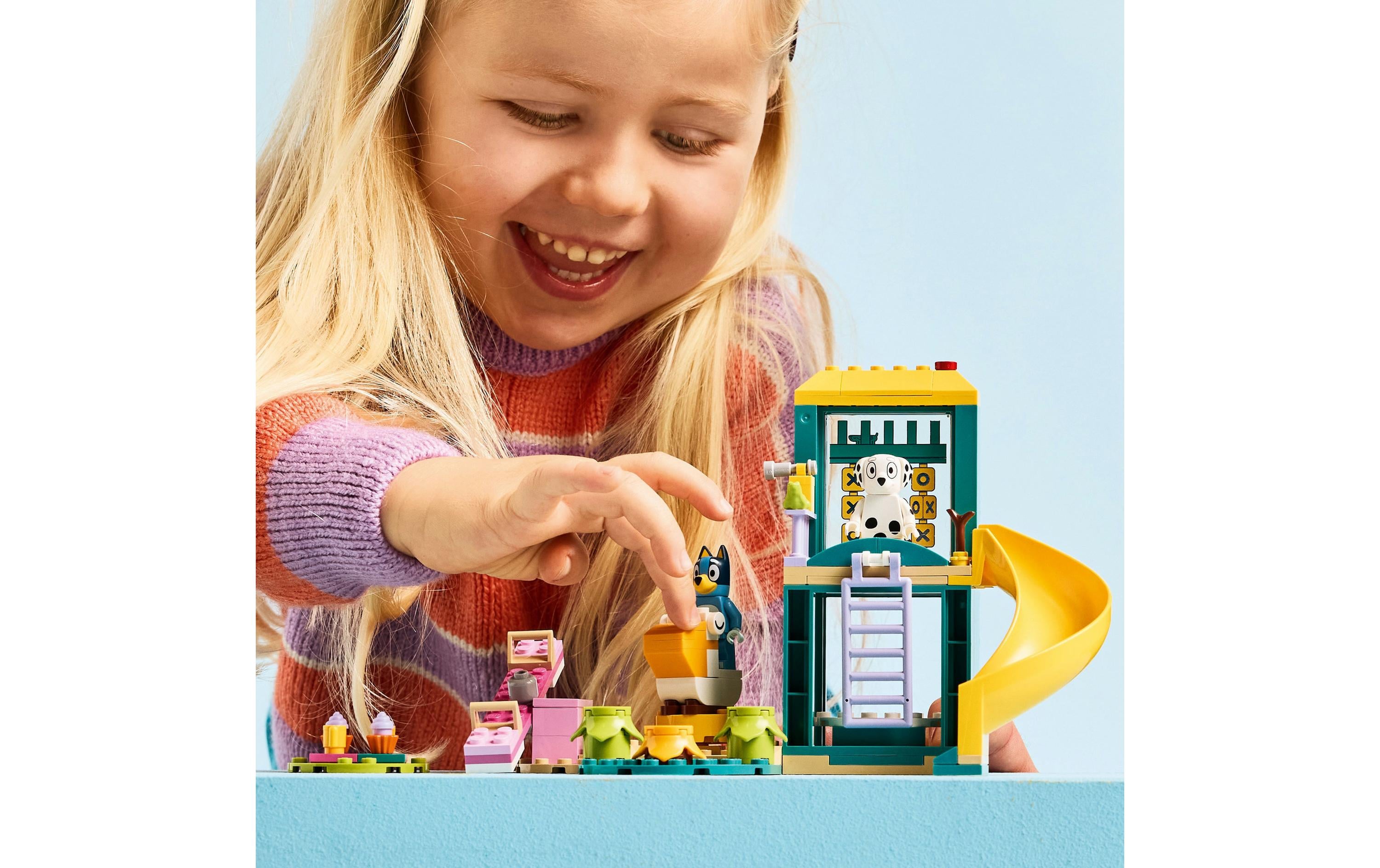 Bluey und Chloe auf dem Spielplatz 11201Bau- und Spiel-Set für Kinder