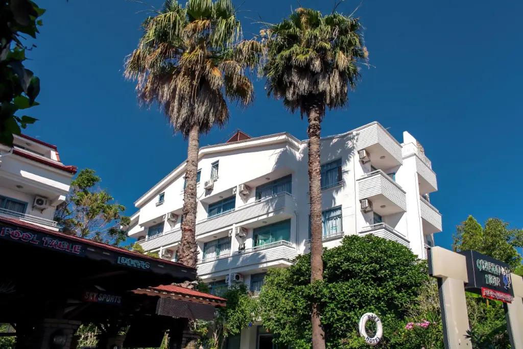 Fly & Go Navy Boutique Hotel Logies en ontbijt - Hotel
